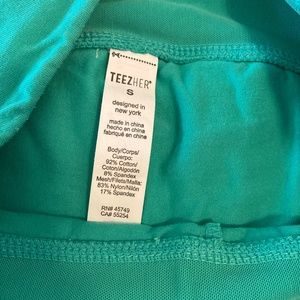 Ladies size small or girls extra large Kelly green skort